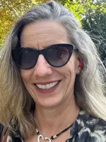 Sara T.